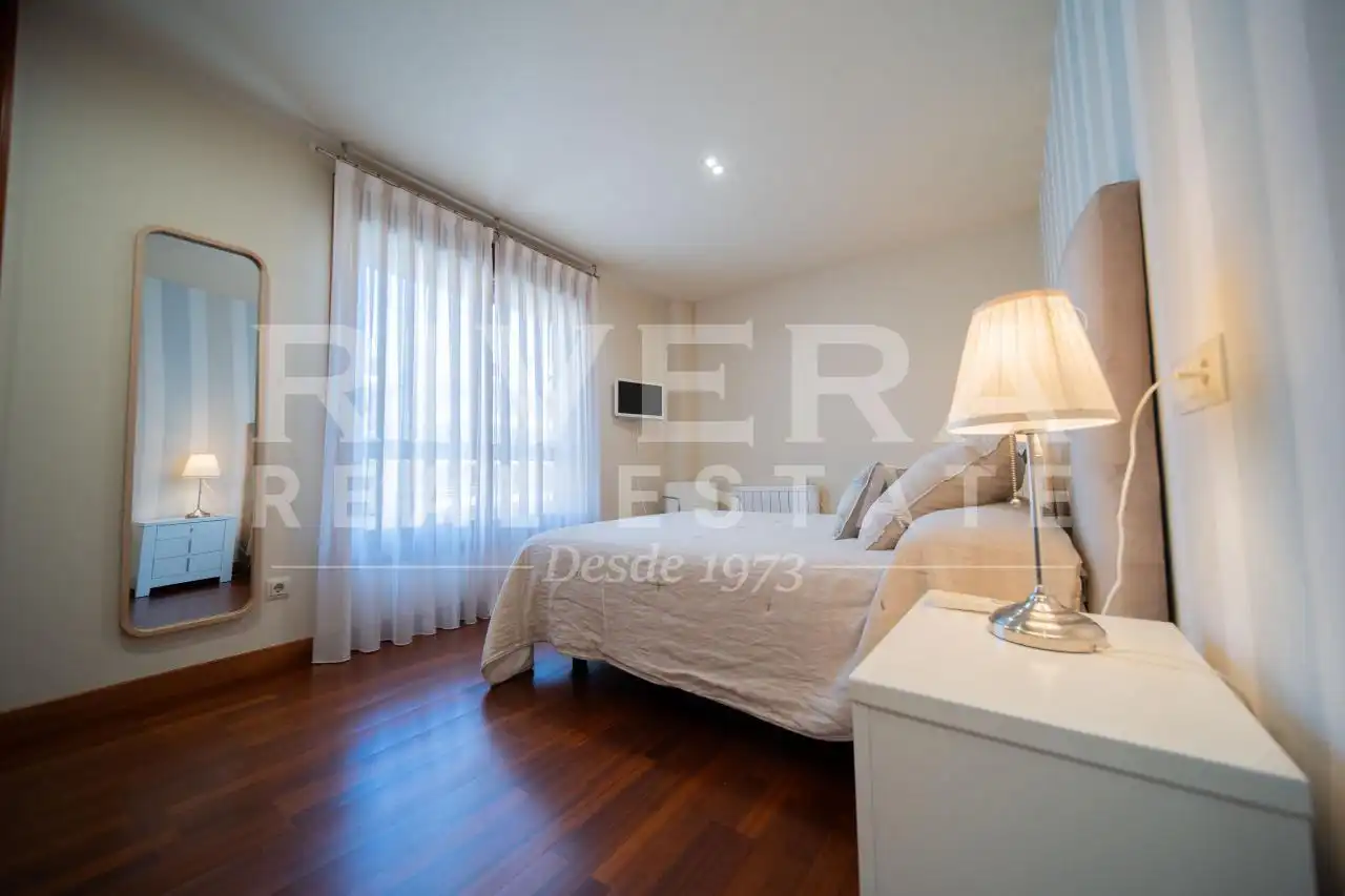 Schlafzimmer von Wohnung zum Verkauf in Sanxenxo mit Heizung, Terrasse und Abstellraum