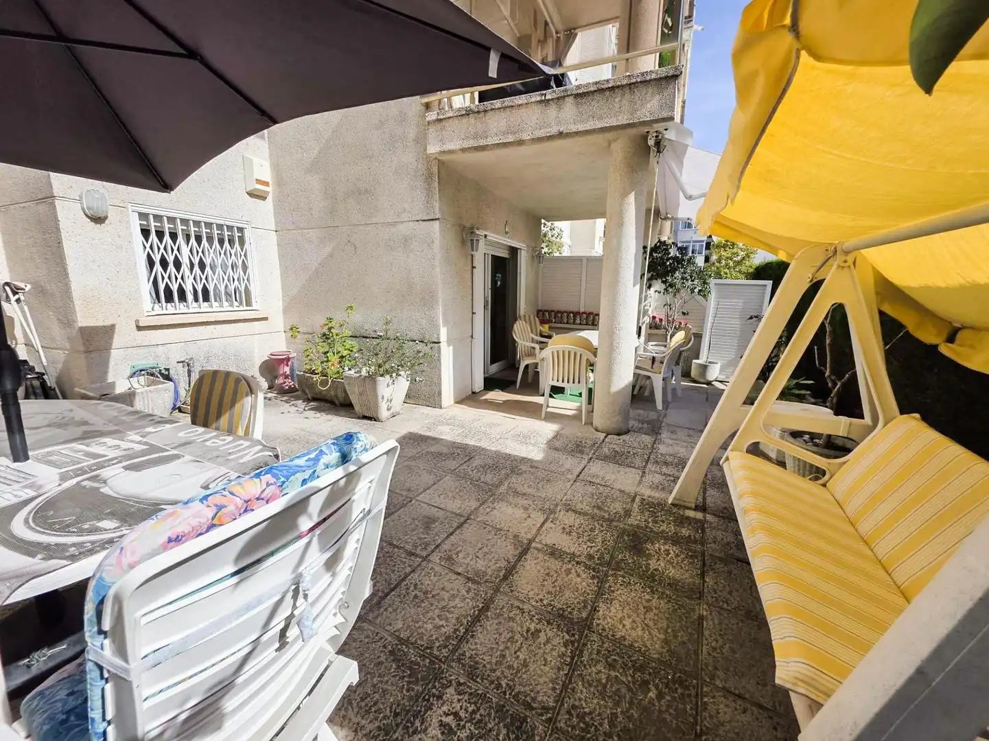 Terraza de Planta baja en venta en Cunit con Amueblado y Piscina comunitaria