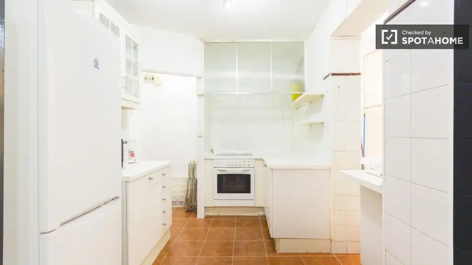 Küche von Wohnung zur untervermieten in Madrid mit Klimaanlage und Terrasse