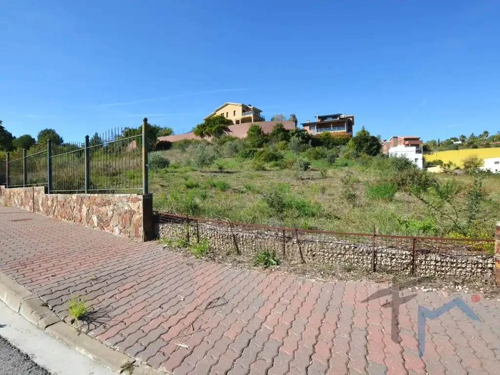 Residencial en venta en Avenida Montseny, Sant Esteve Sesrovires