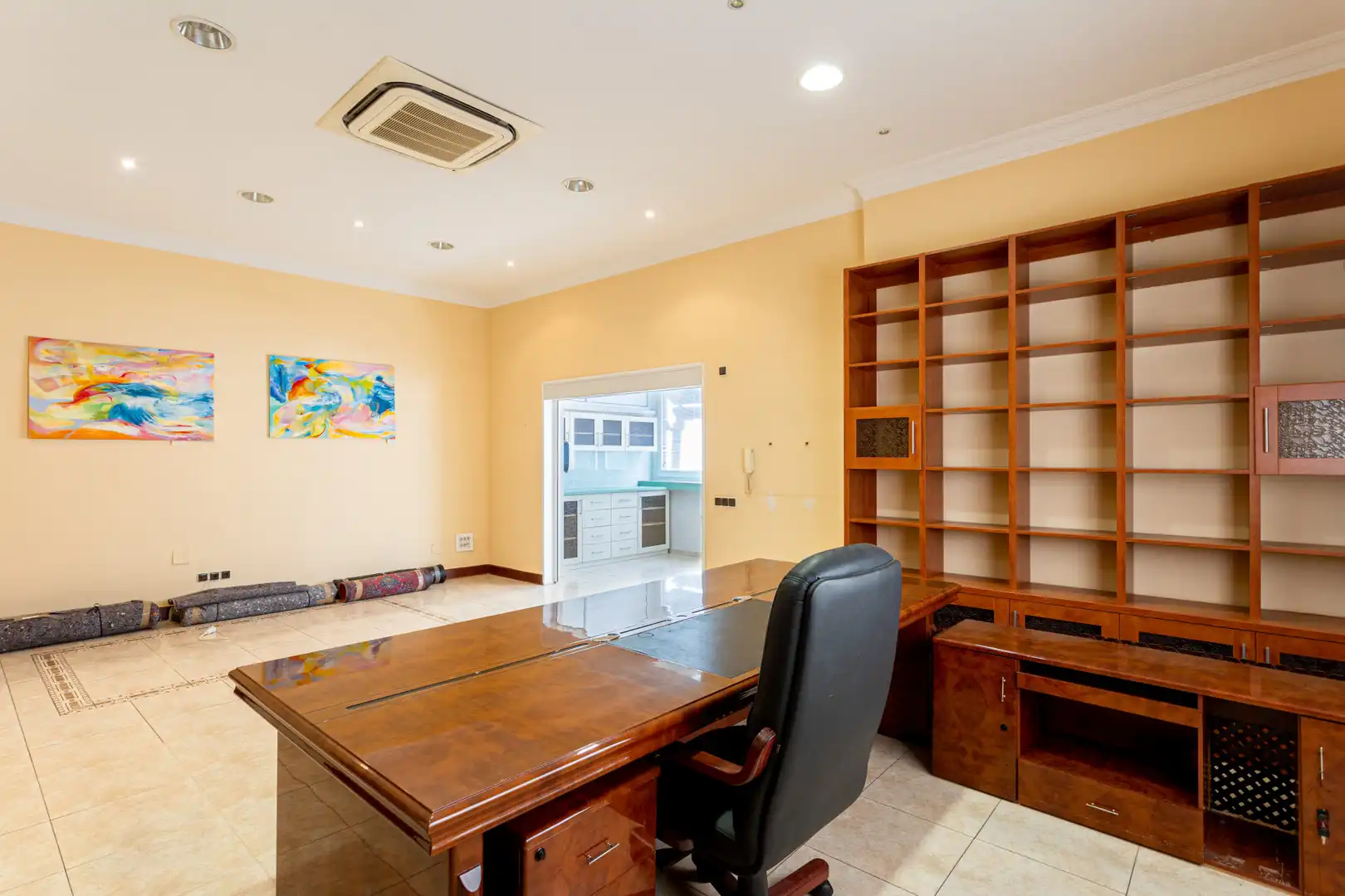 Commercial properties for sale in Marbella  with Air Conditioner and Furnished