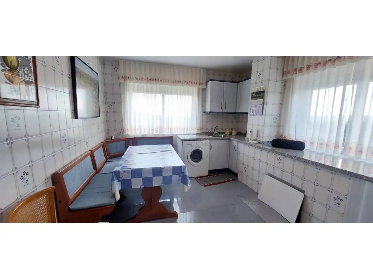 Cocina de Casa o chalet en venta en Almanza con Jardín privado, Terraza y Amueblado
