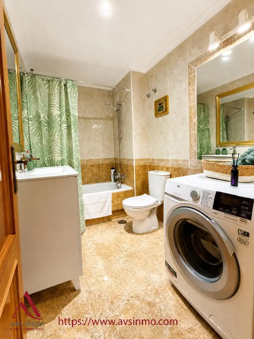 Baño de Apartamento de alquiler en Orihuela con Aire acondicionado, Calefacción y Terraza