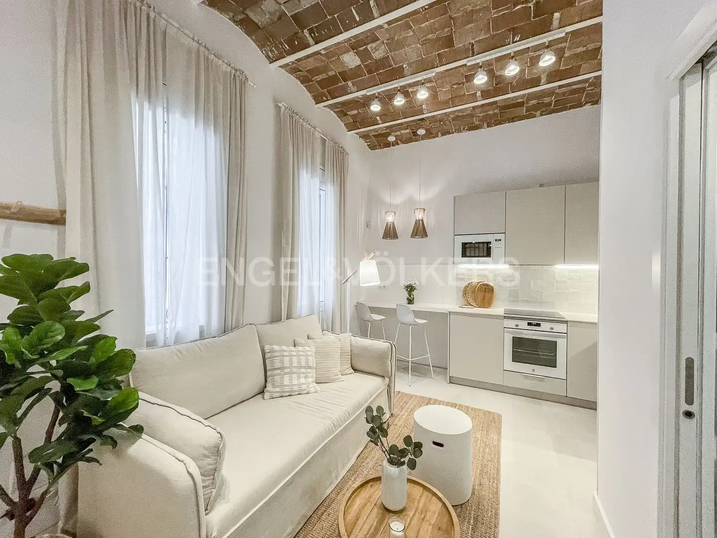 Sala de estar de Piso de alquiler en Barcelona con Aire acondicionado, Calefacción y Amueblado