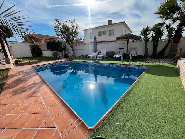 Swimming pool of Houses for sale in San Vicente del Raspeig / Sant Vicent del Raspeig  with Air Conditioner, Heating and Private garden