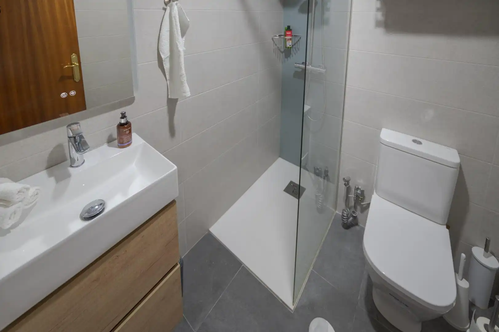 Bathroom of Flat for sale in Genil