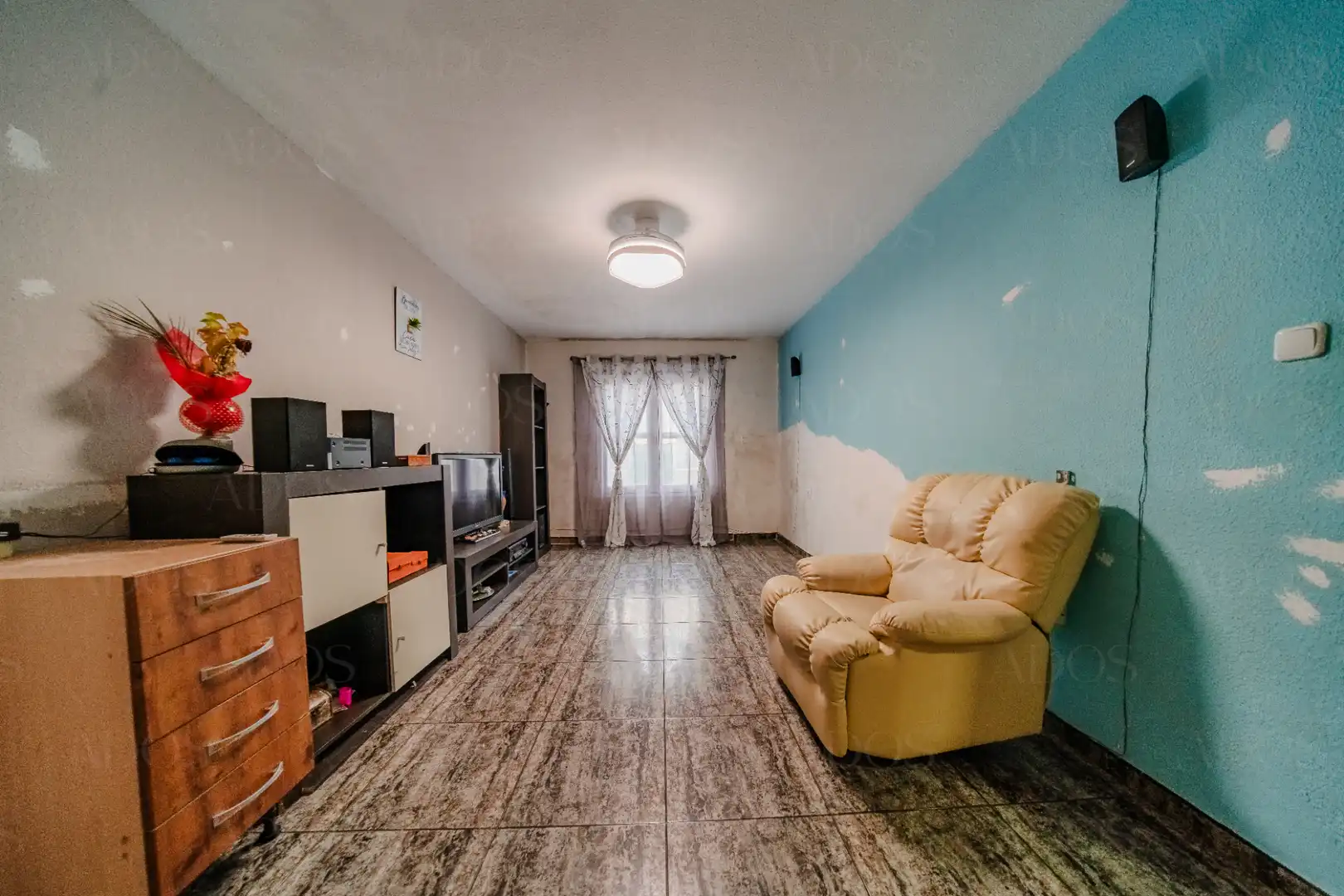 Sala d'estar de Casa adosada en venda en Balanegra amb Aire condicionat, Terrassa i Moblat