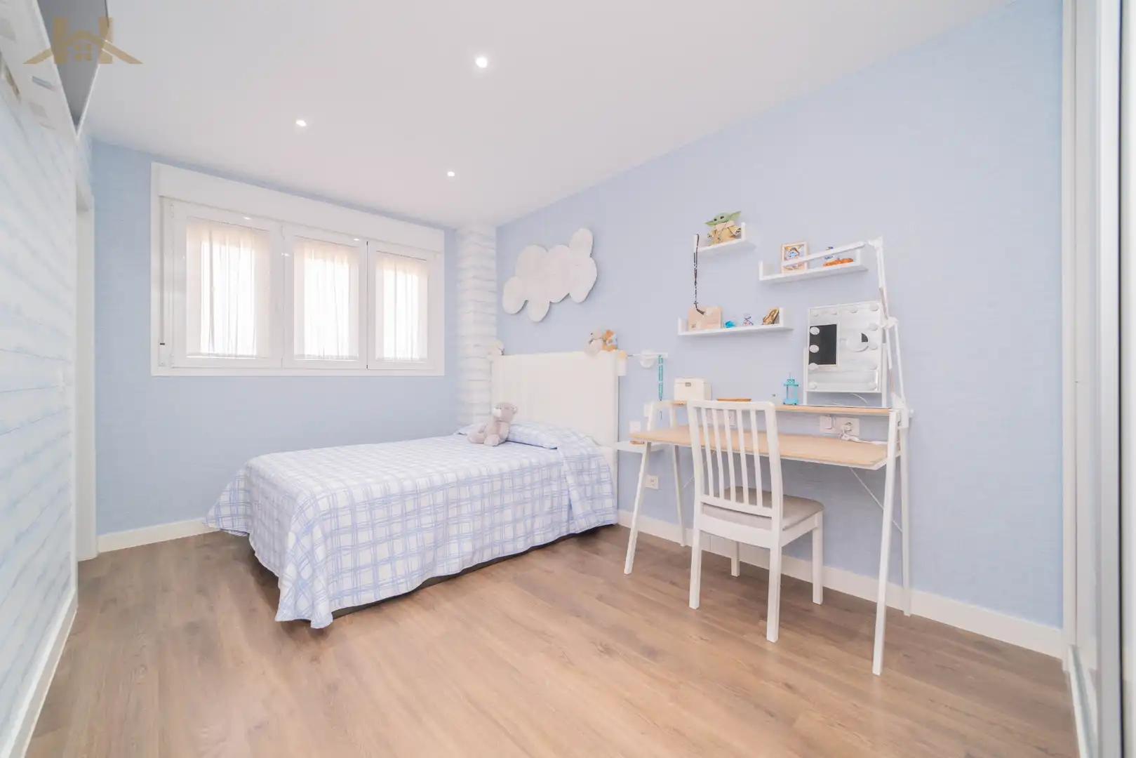 Bedroom of Detached homes for sale in Villaviciosa de Odón  with Air Conditioner, Heating and Private garden