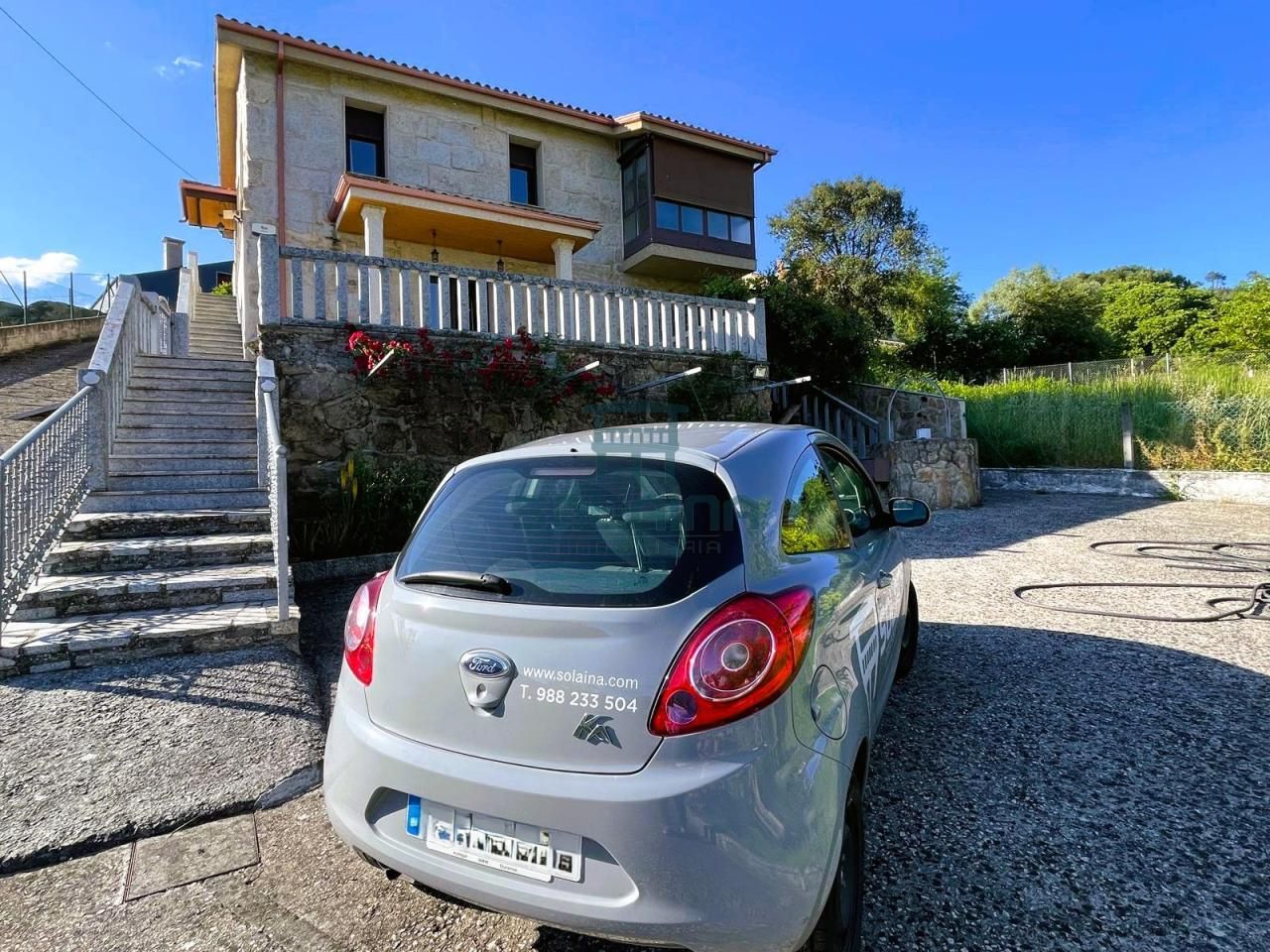 Aparcament de Casa o xalet en venda en Ourense Capital  amb Calefacció, Jardí privat i Terrassa