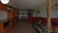 Sala d'estar de Pis en venda en Terrassa amb Calefacció i Balcó