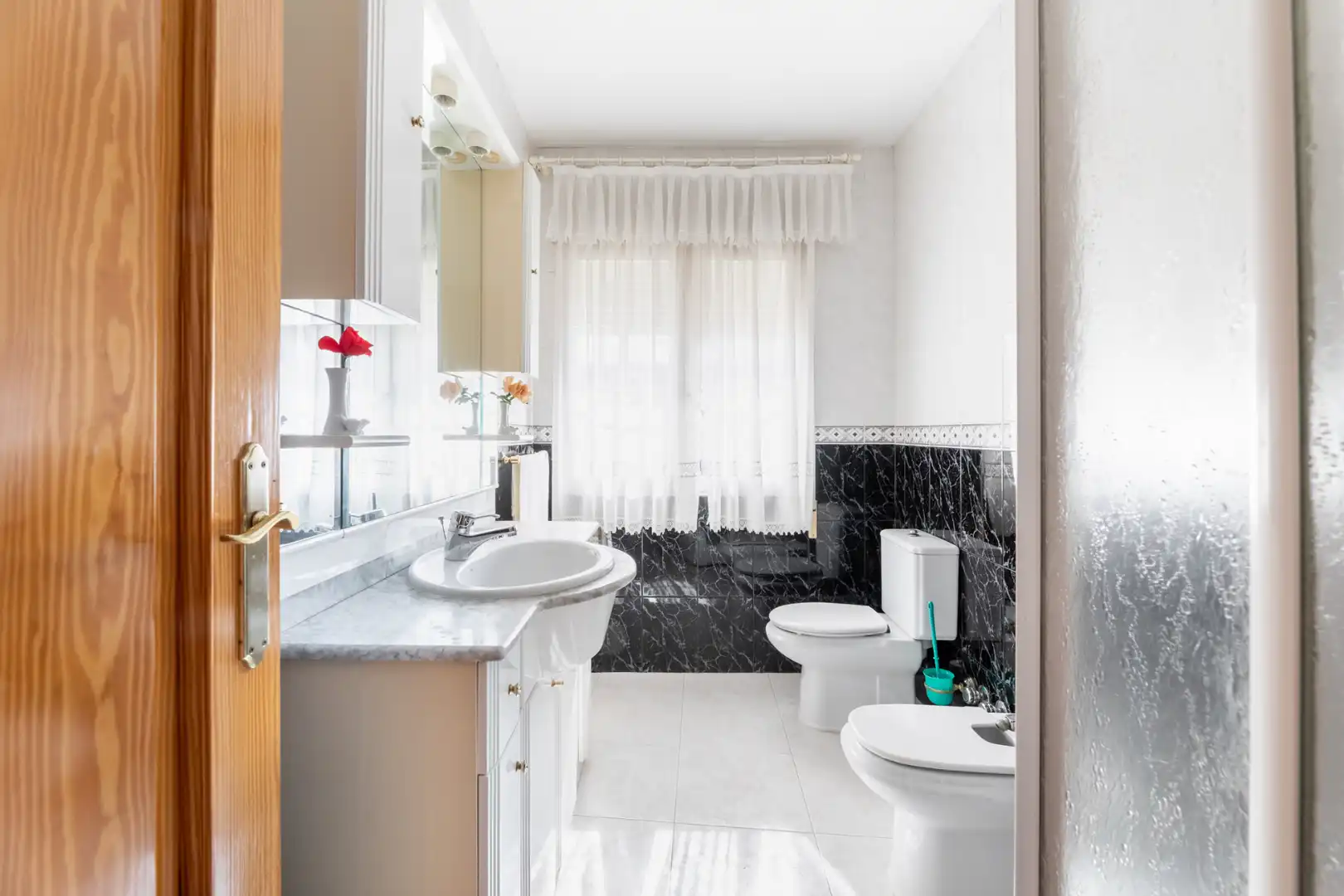 Baño de Casa adosada en venta en Chiloeches con Calefacción y Balcón