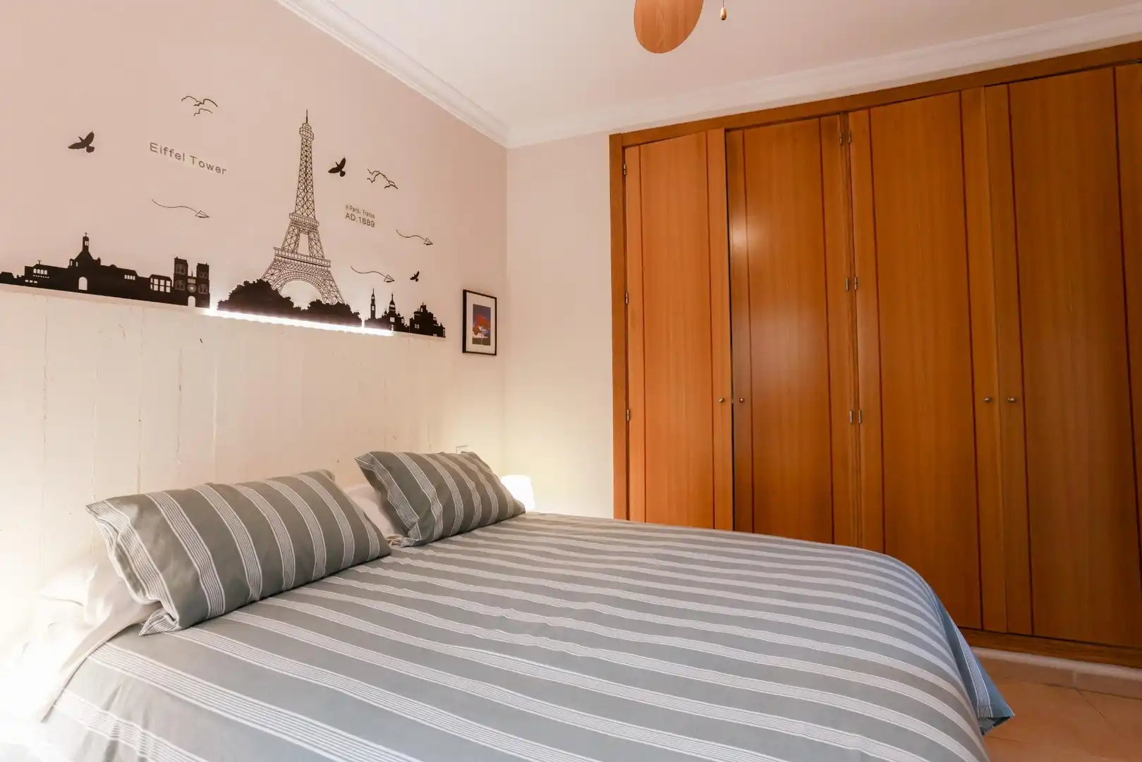 Habitación de Planta baja en venta en Málaga con Aire acondicionado, Calefacción y Alarma