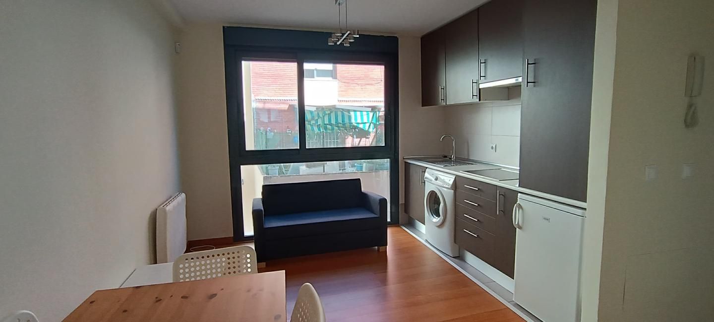 Habitación de Apartamento de alquiler en  Madrid Capital con Aire acondicionado, Calefacción y Amueblado
