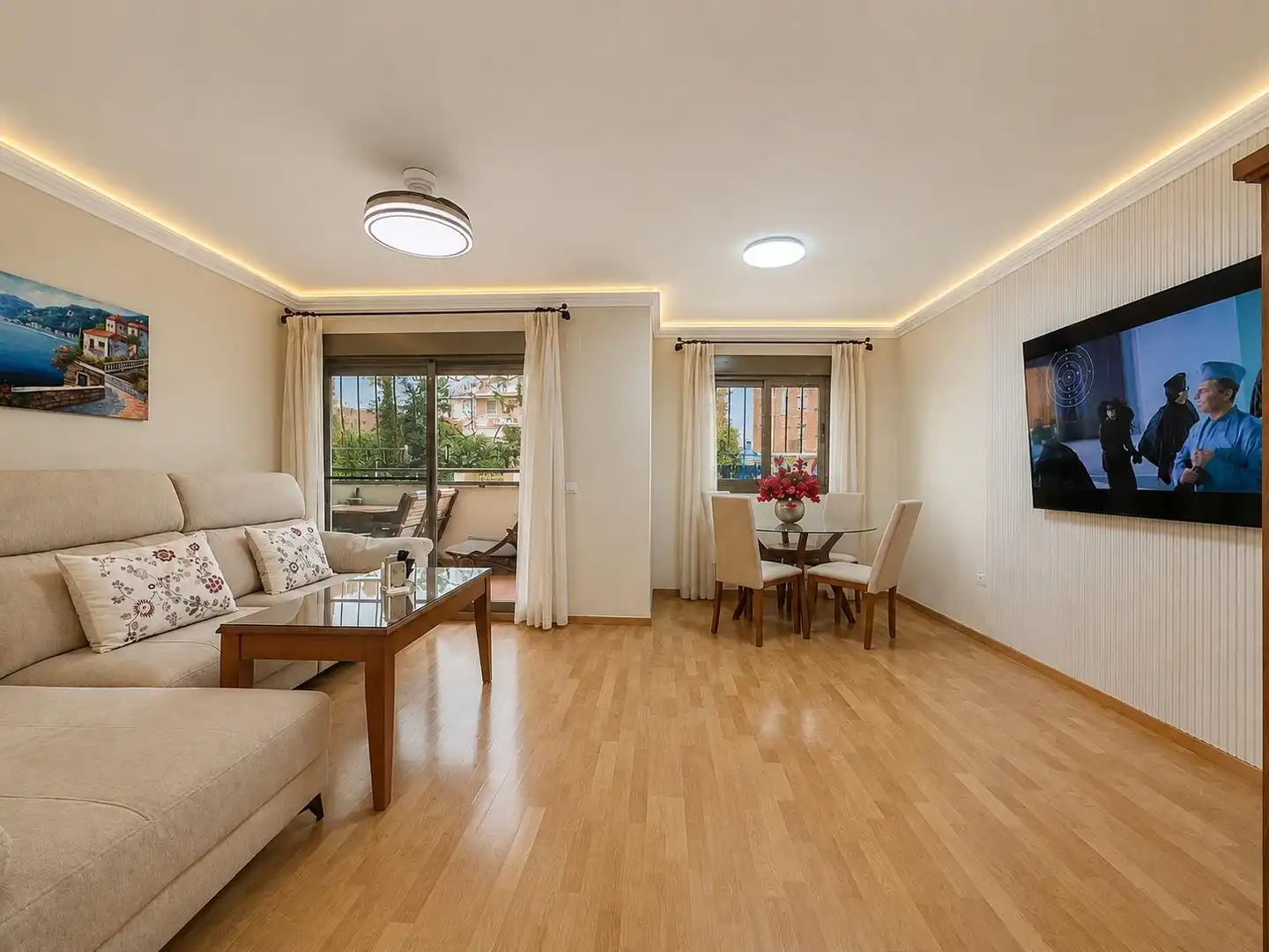 Sala d'estar de Apartament en venda en Málaga amb Aire condicionat, Terrassa i Piscina comunitària