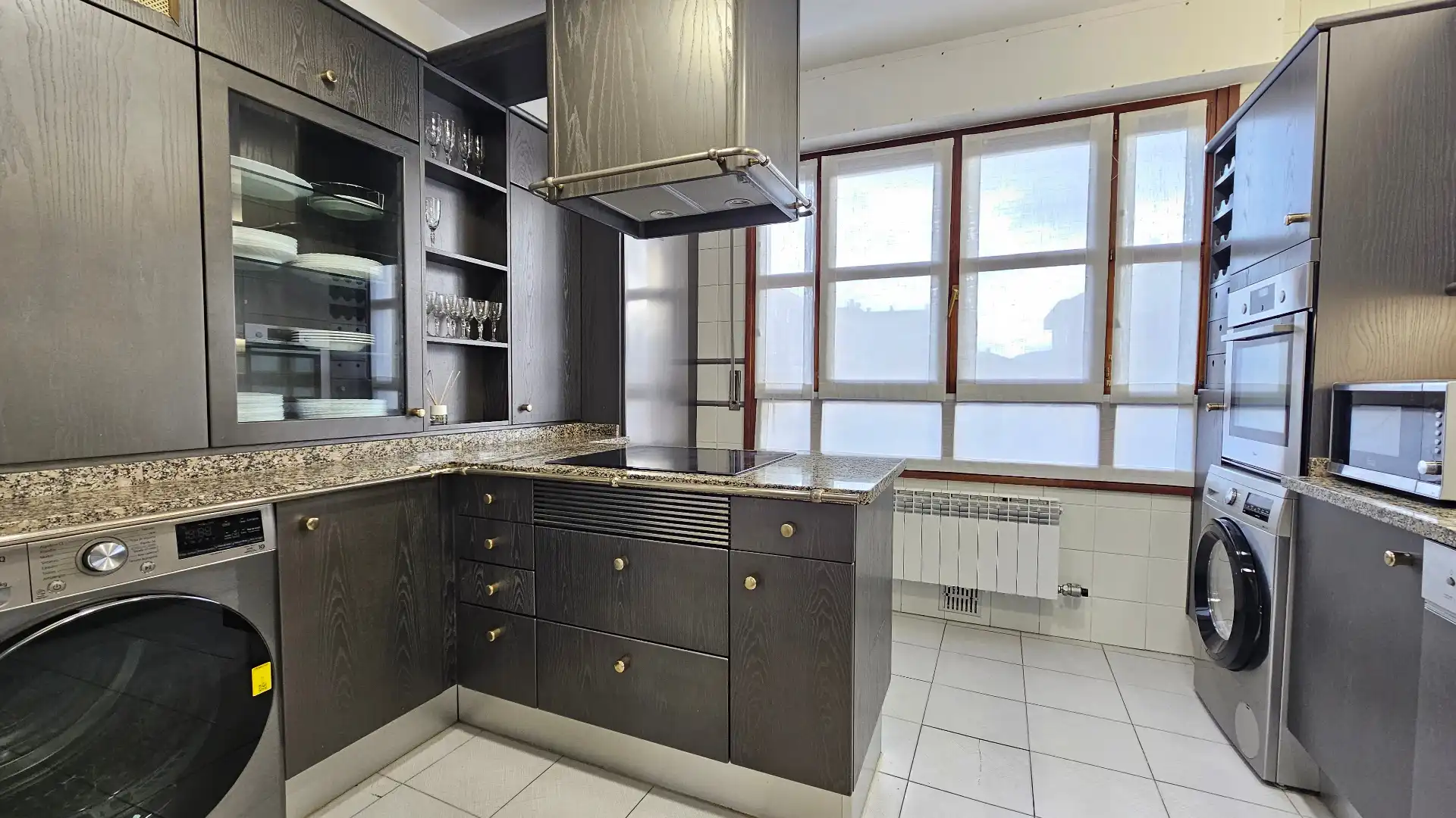 Cocina de Piso en venta en Vitoria - Gasteiz con Calefacción, Amueblado y Horno