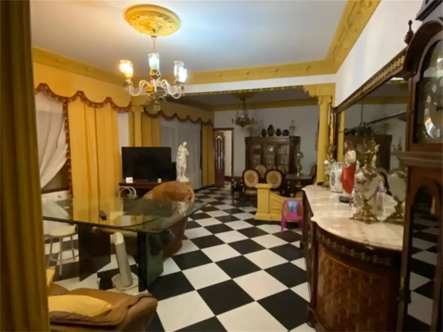 Sala d'estar de Finca rústica en venda en Salvaleón amb Aire condicionat, Jardí privat i Traster