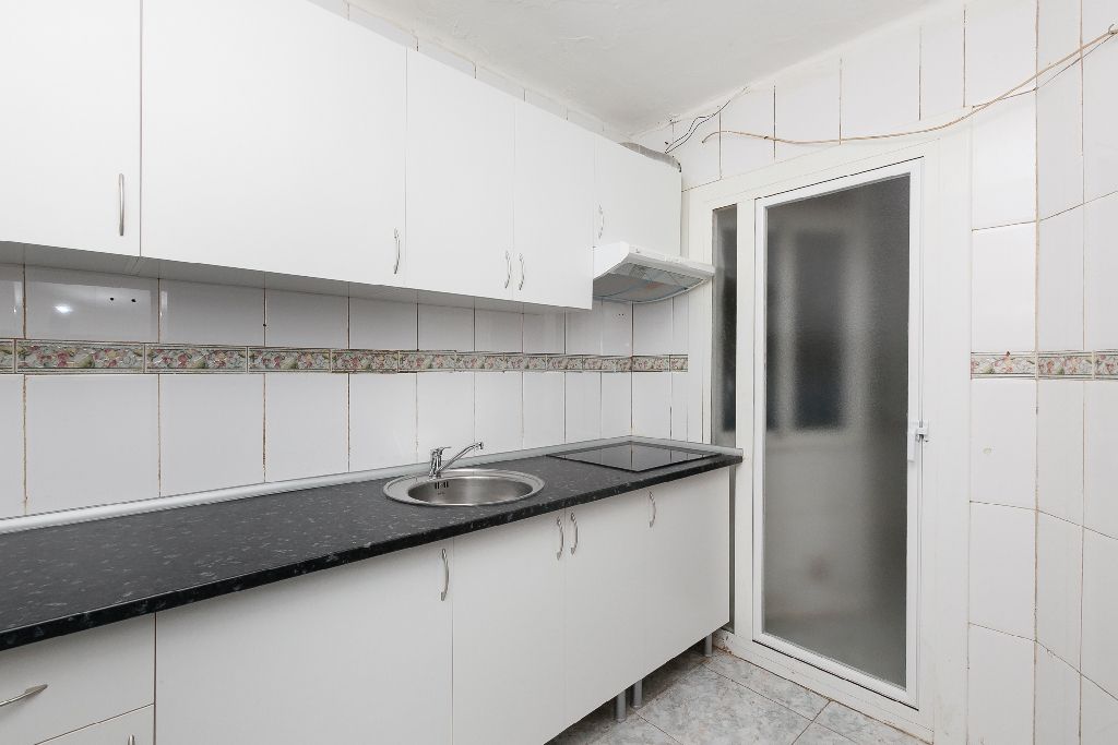 Kitchen of Flat for sale in Badalona
