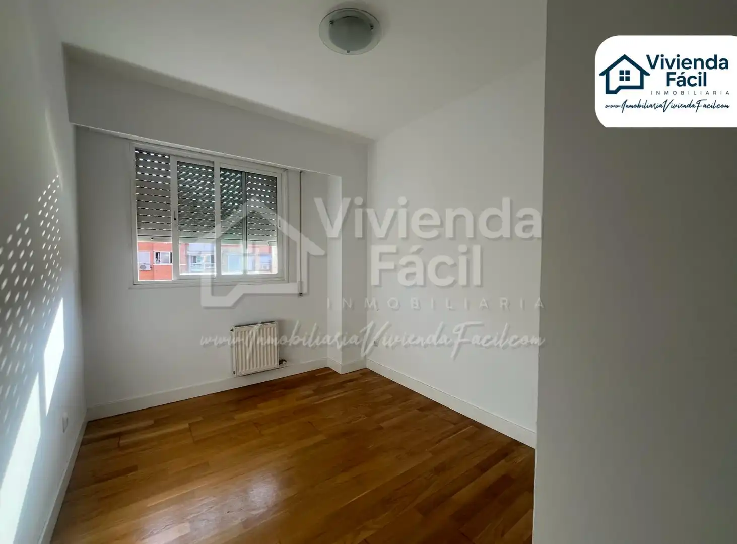 Flat for sale in Calle de María Tubau, Las Tablas