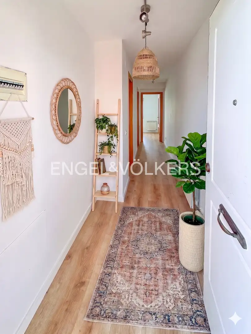 Maisonette zum Verkauf in Rubí mit Klimaanlage, Heizung und Parkett