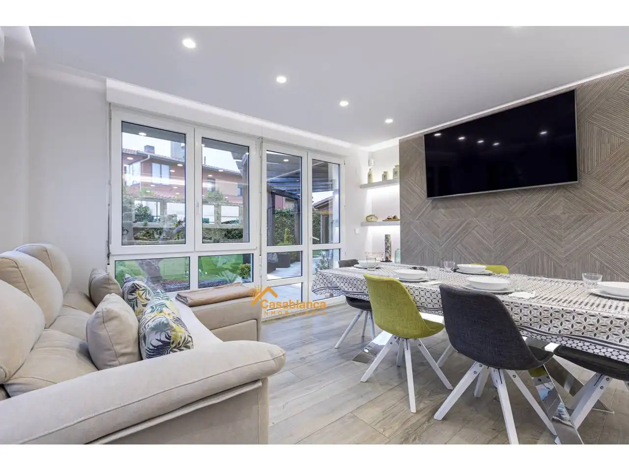 Sala d'estar de Casa o xalet en venda en Cardeñajimeno amb Calefacció, Jardí privat i Terrassa