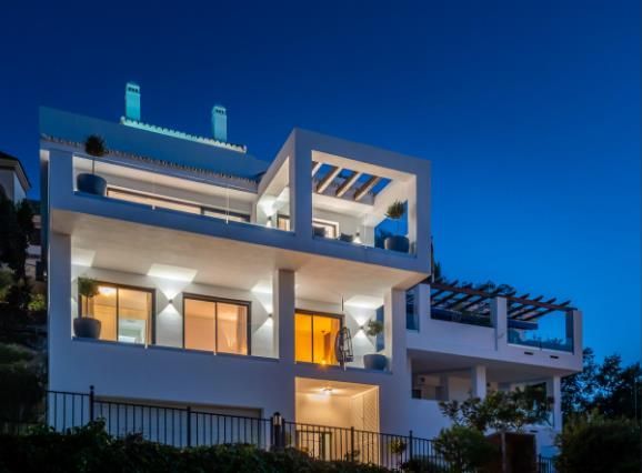 Vista exterior de Casa o xalet de lloguer en Marbella amb Aire condicionat, Terrassa i Moblat