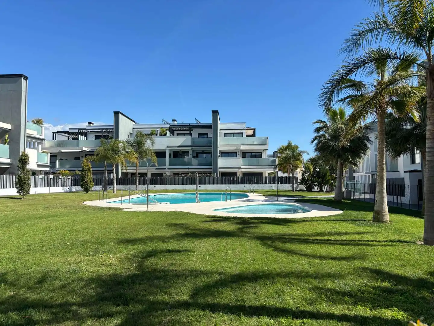 Apartamento con piscina en venta en N/A 2, imagen 2