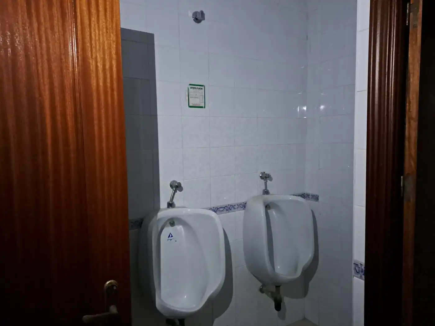 Baño de Local de alquiler en Villaverde del Río