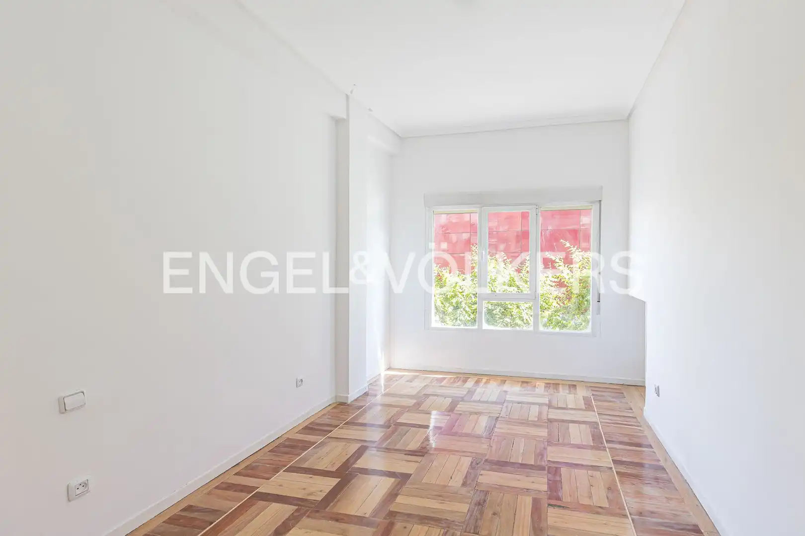 Bedroom of Flat for rent in Madrid  with Air Conditioner, Heating and Parquet flooring