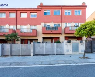 Vista exterior de Casa adosada en venda en Maspujols amb Aire condicionat, Terrassa i Balcó