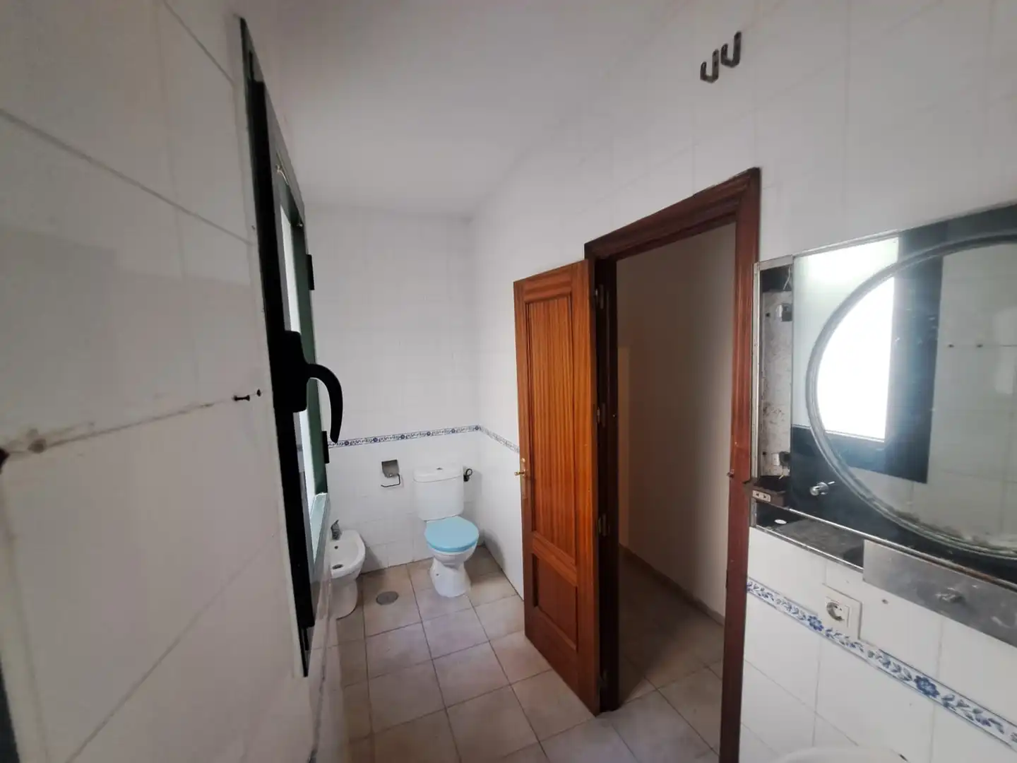 Bathroom of Flat for sale in Hinojos, Huelva