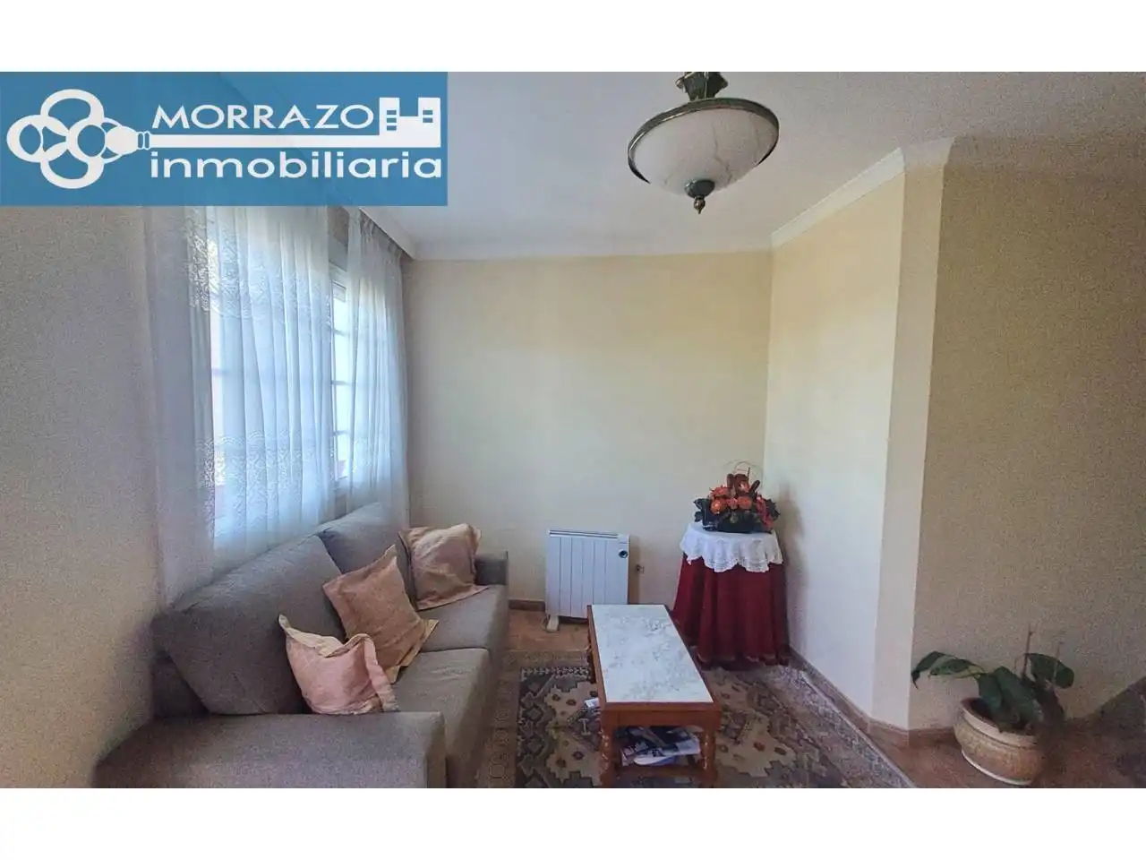 Dormitori de Casa o xalet en venda en Bueu amb Calefacció, Parquet i Moblat