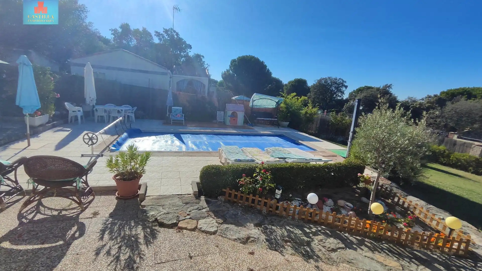 Piscina de Casa o xalet en venda en Peñalba de Ávila amb Calefacció, Jardí privat i Traster
