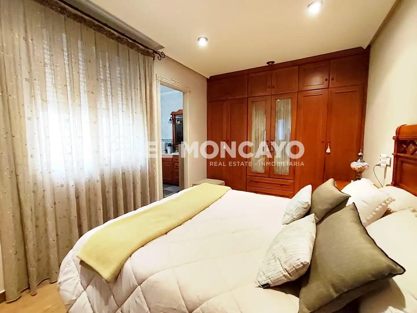Bedroom of Apartments for sale in Dolores  with Air Conditioner, Heating and Storage room