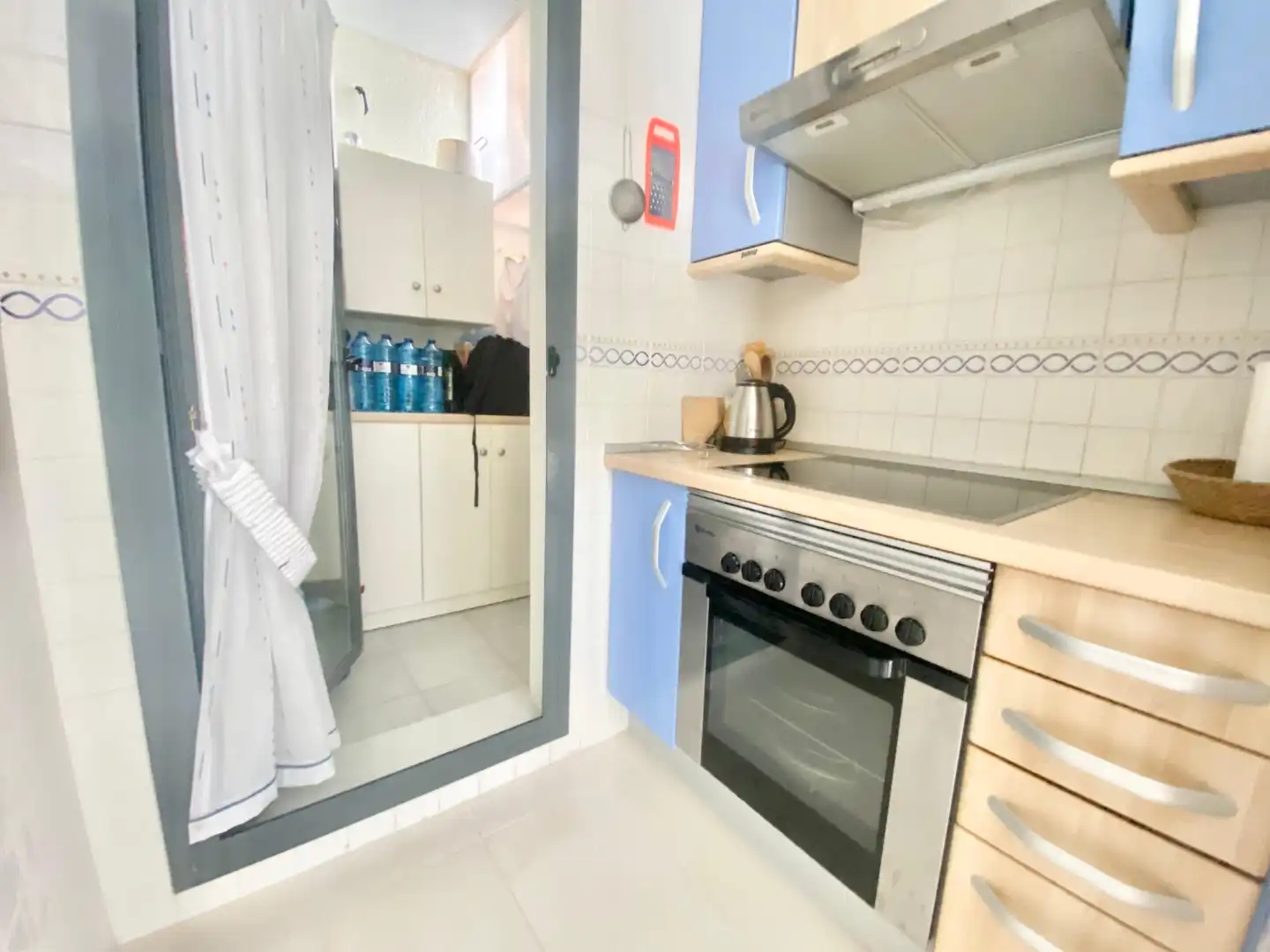 Cocina de Apartamento de alquiler en Benidorm con Aire acondicionado, Calefacción y Terraza