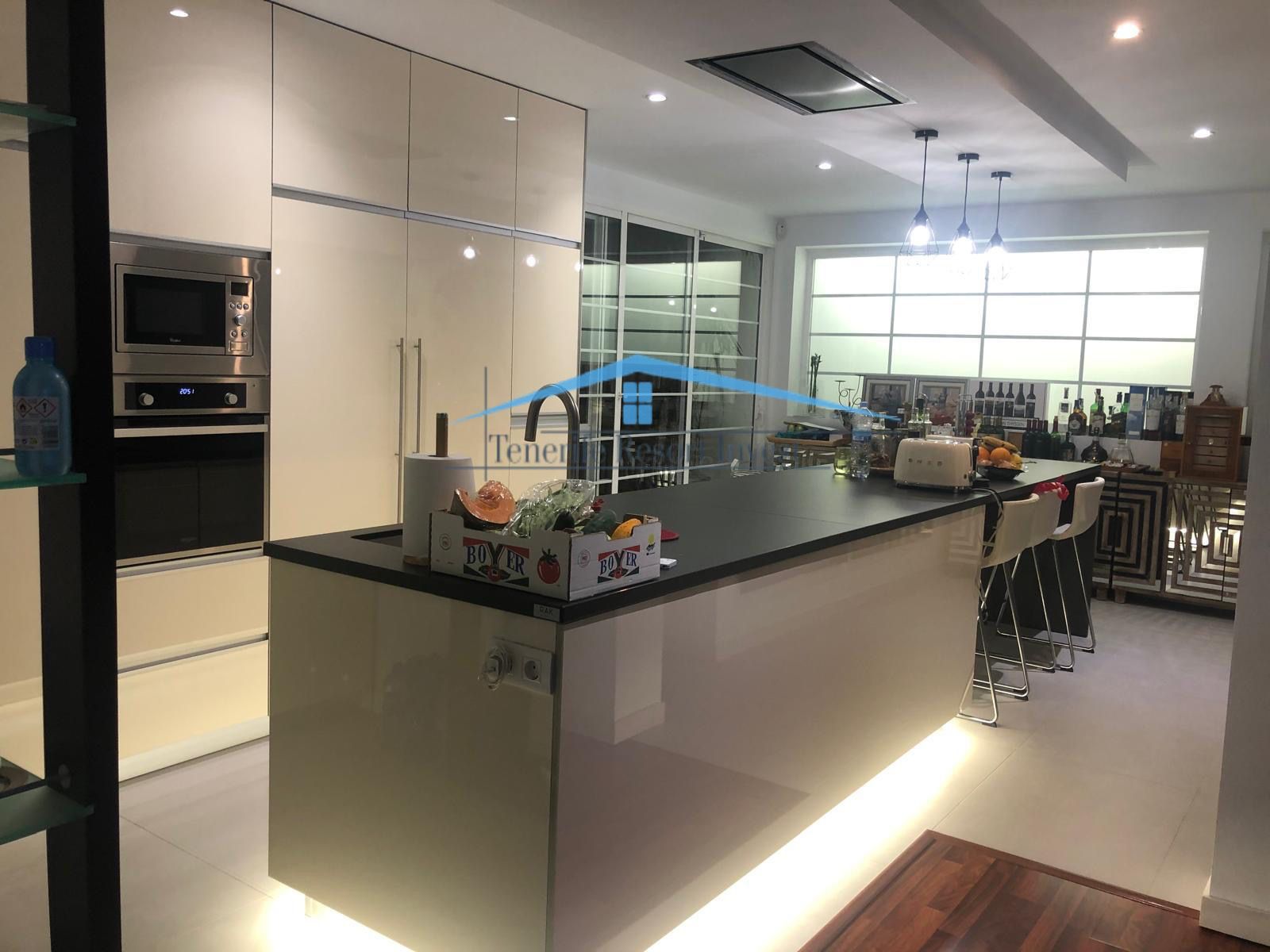 Cocina de Casa o chalet en venta en Arona con Calefacción, Jardín privado y Terraza