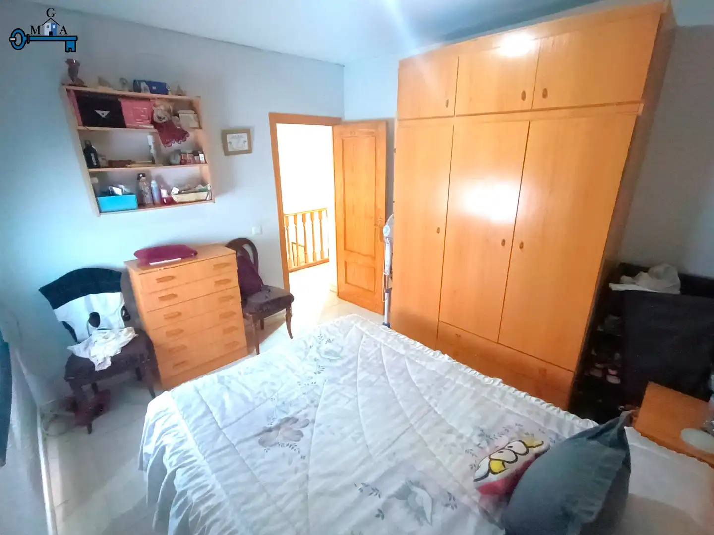 Dormitori de Casa adosada en venda en El Viso de San Juan amb Jardí privat, Terrassa i Traster