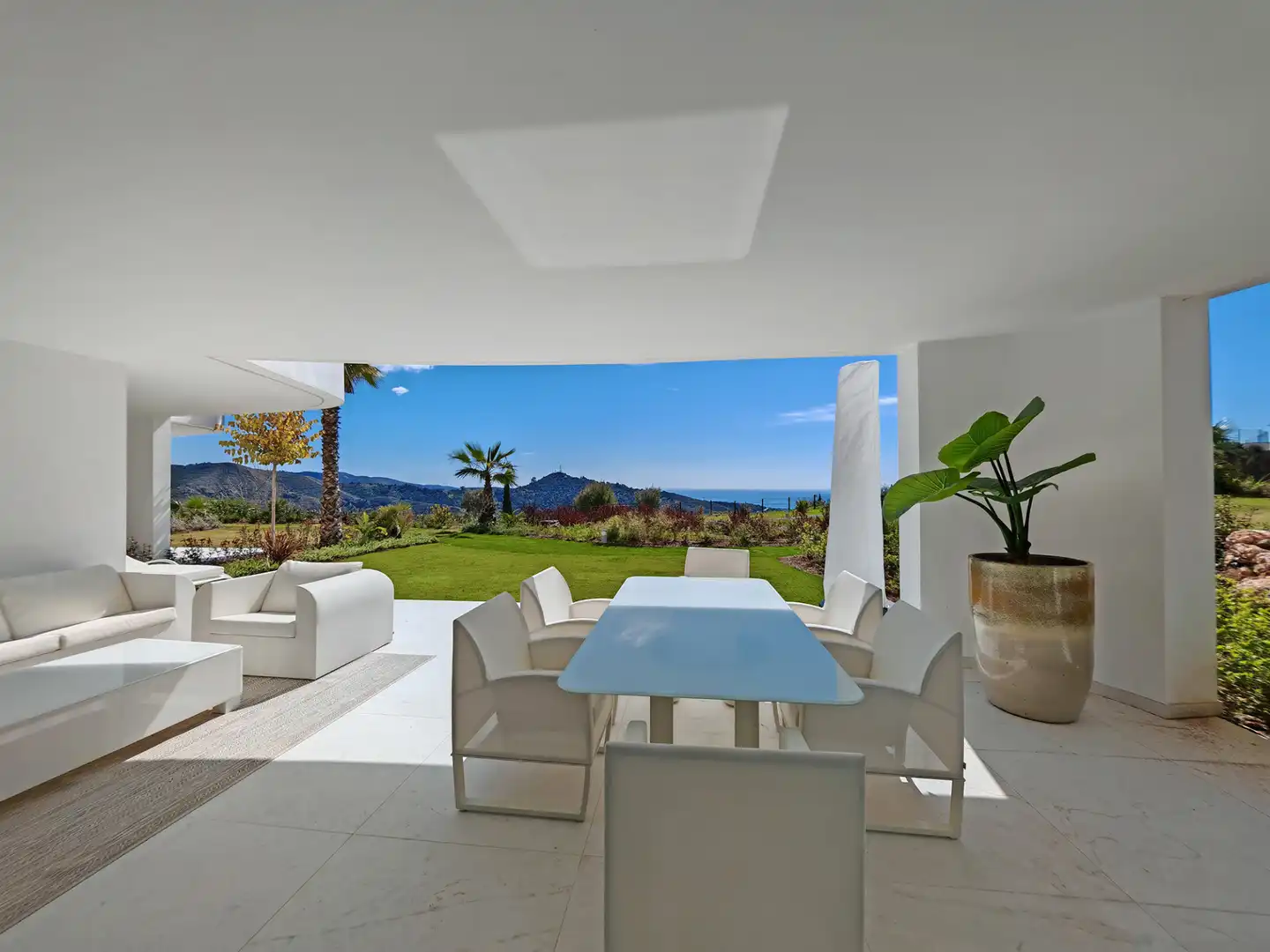 Terraza de Planta baja en venta en Marbella con Terraza, Trastero y Piscina