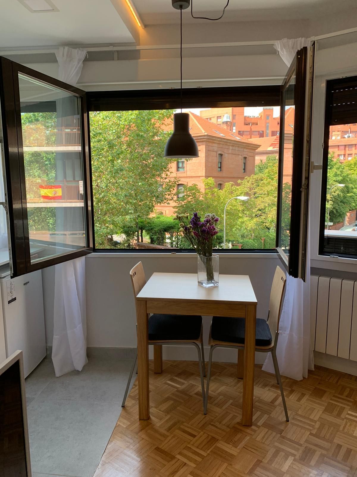 Balcony of Flat to rent in  Madrid Capital  with Air Conditioner, Heating and Parquet flooring