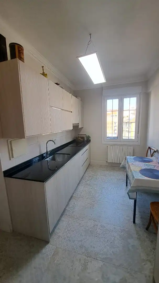 Cuina de Pis en venda en Bilbao  amb Calefacció i Moblat