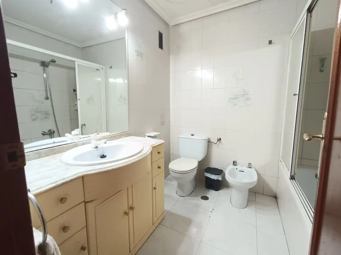 Bathroom of Flat for sale in Navalmoral de la Mata, Cáceres