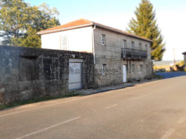 Casa amb jardí en venda a Coles