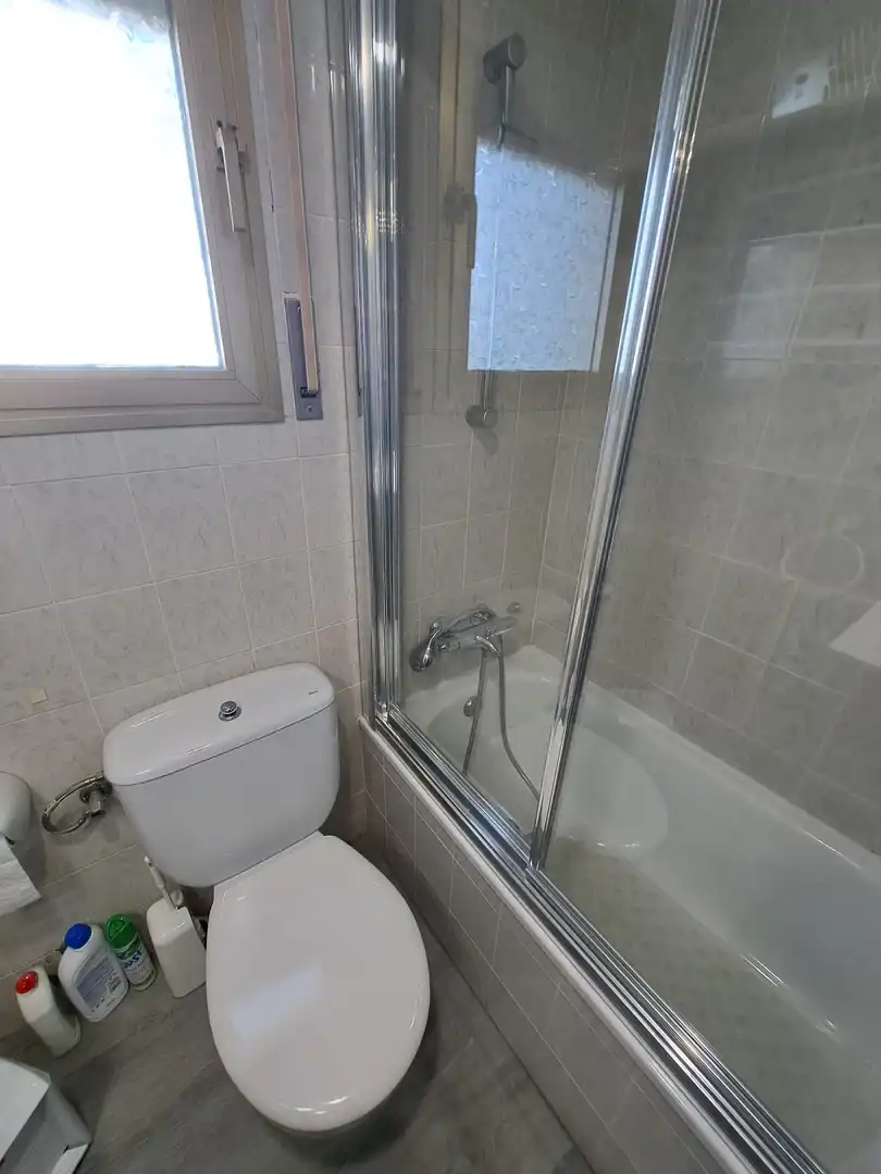 Baño de Apartamento en venta en Salou con Aire acondicionado, Calefacción y Amueblado