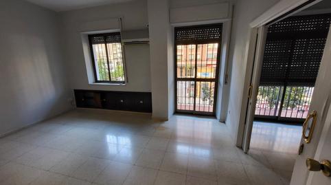 Foto 3 de Pis de lloguer a Virgen de la Antigua, 6, Los Remedios, Sevilla Capital