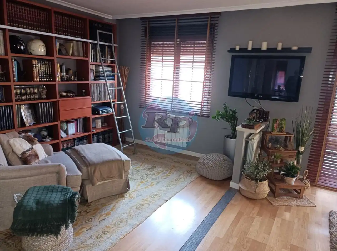 Sala de estar de Casa o chalet en venta en Sariegos con Calefacción, Jardín privado y Parquet