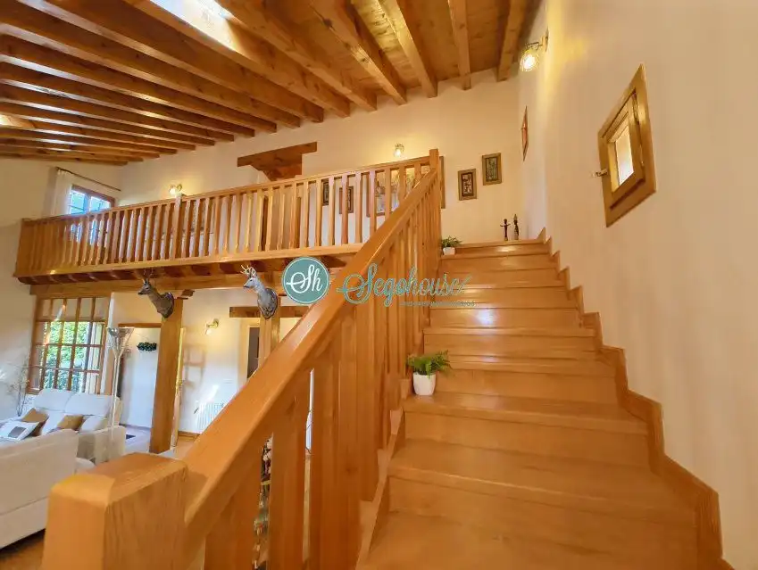 Casa o chalet en venta en Palazuelos de Eresma con Calefacción, Terraza y Amueblado