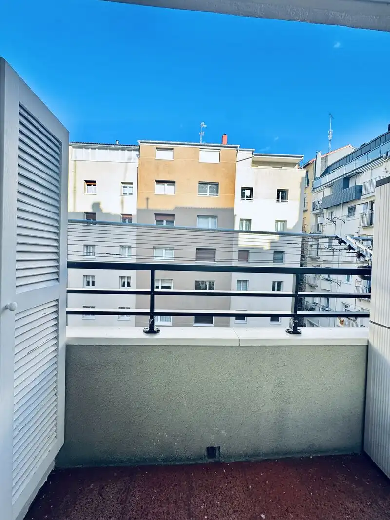 Terrassa de Pis en venda en Donostia - San Sebastián  amb Calefacció, Terrassa i Balcó