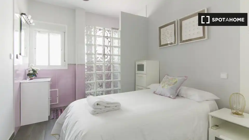 Habitación de Apartamento para compartir en Madrid con Aire acondicionado, Calefacción y Terraza