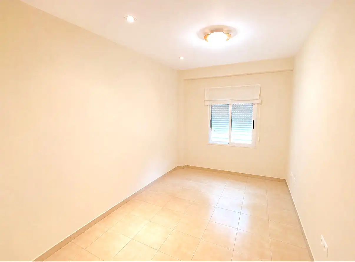 Bedroom of Flat for sale in Valencia  with Terrace