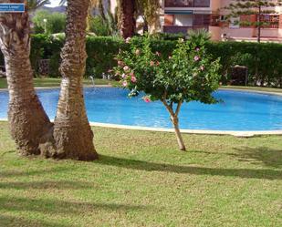 Piscina de Apartament en venda en La Manga del Mar Menor amb Aire condicionat, Terrassa i Balcó