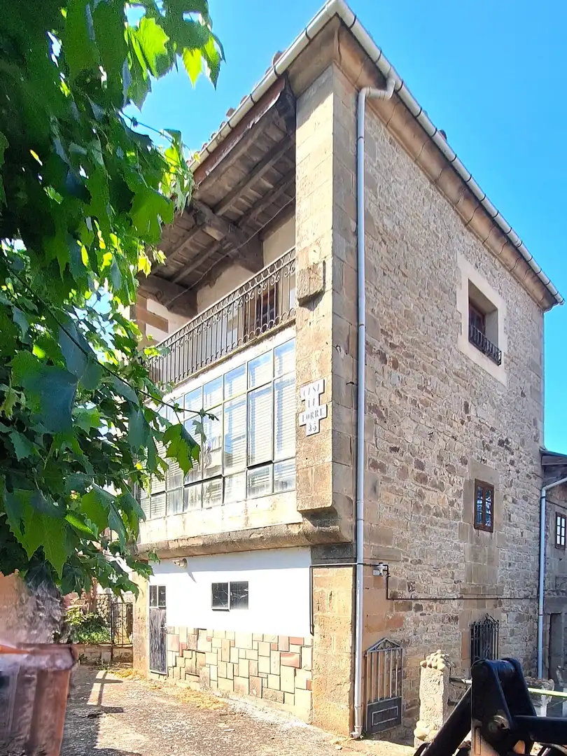 Exterior view of Houses for sale in Valdeolea  with Heating and Balcony
